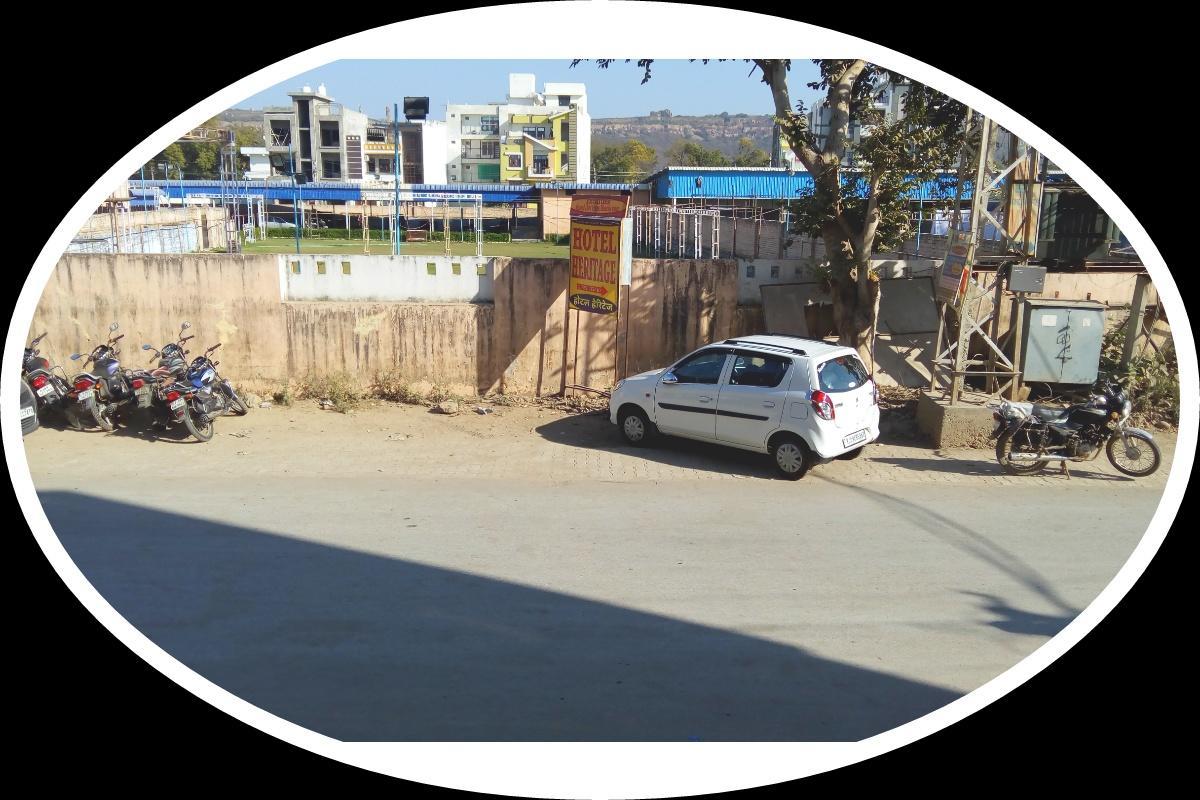 ホテルAmber Plaza Chittorgarh エクステリア 写真